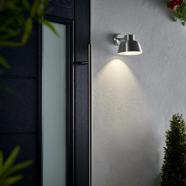 Maxwell Industrial Outdoor Wall Light 5 Maxwell Industrial Outdoor Wall Light - Image 3