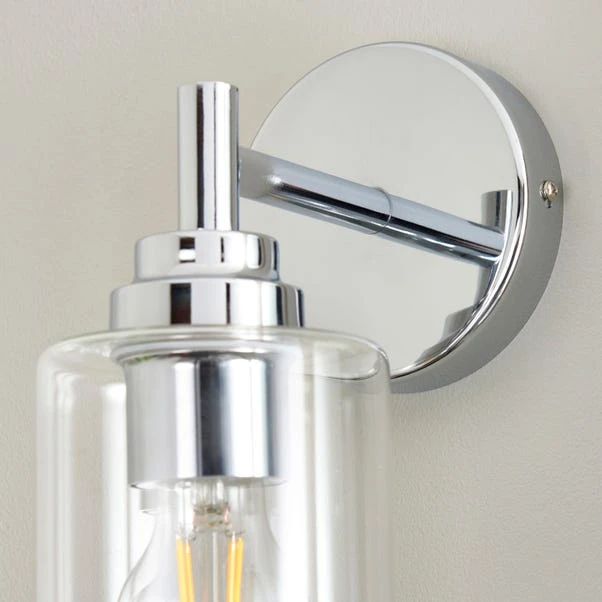 Fryer Chrome Bathroom Wall Light 6 Fryer Chrome Bathroom Wall Light - Image 4