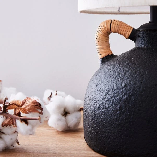 Zuri Traditional Ceramic Handle Table Lamp 7 Zuri Traditional Ceramic Handle Table Lamp - Image 5