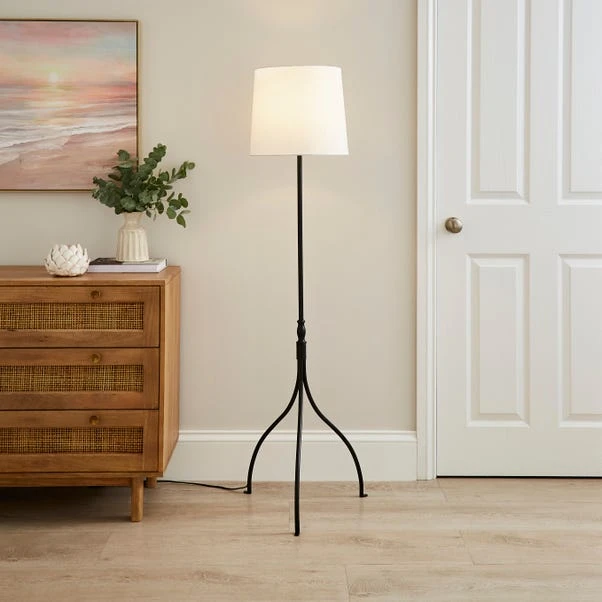 Classic Tripod Floor Lamp 3 Classic Tripod Floor Lamp