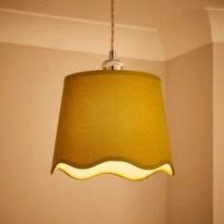 Scalloped Edge Lamp Shade -Dunelm 30870756 alt01